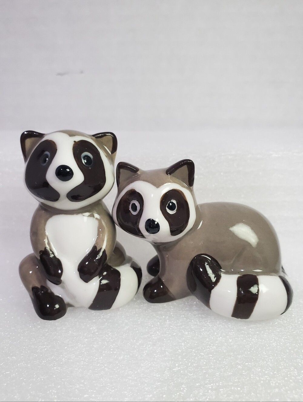 Cracker Barrel Old Country Store Salt and Pepper Shaker Racoons